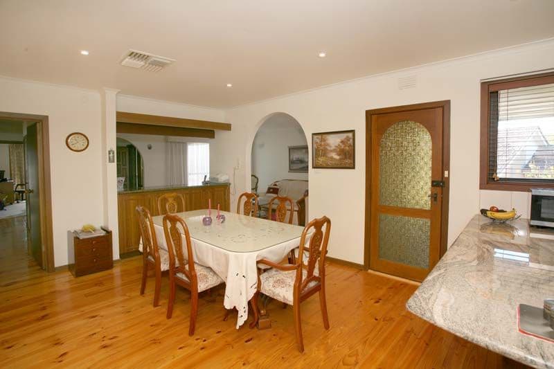 283 Gallaghers Road, GLEN WAVERLEY VIC 3150, Glen Waverley - Thumbnail 2