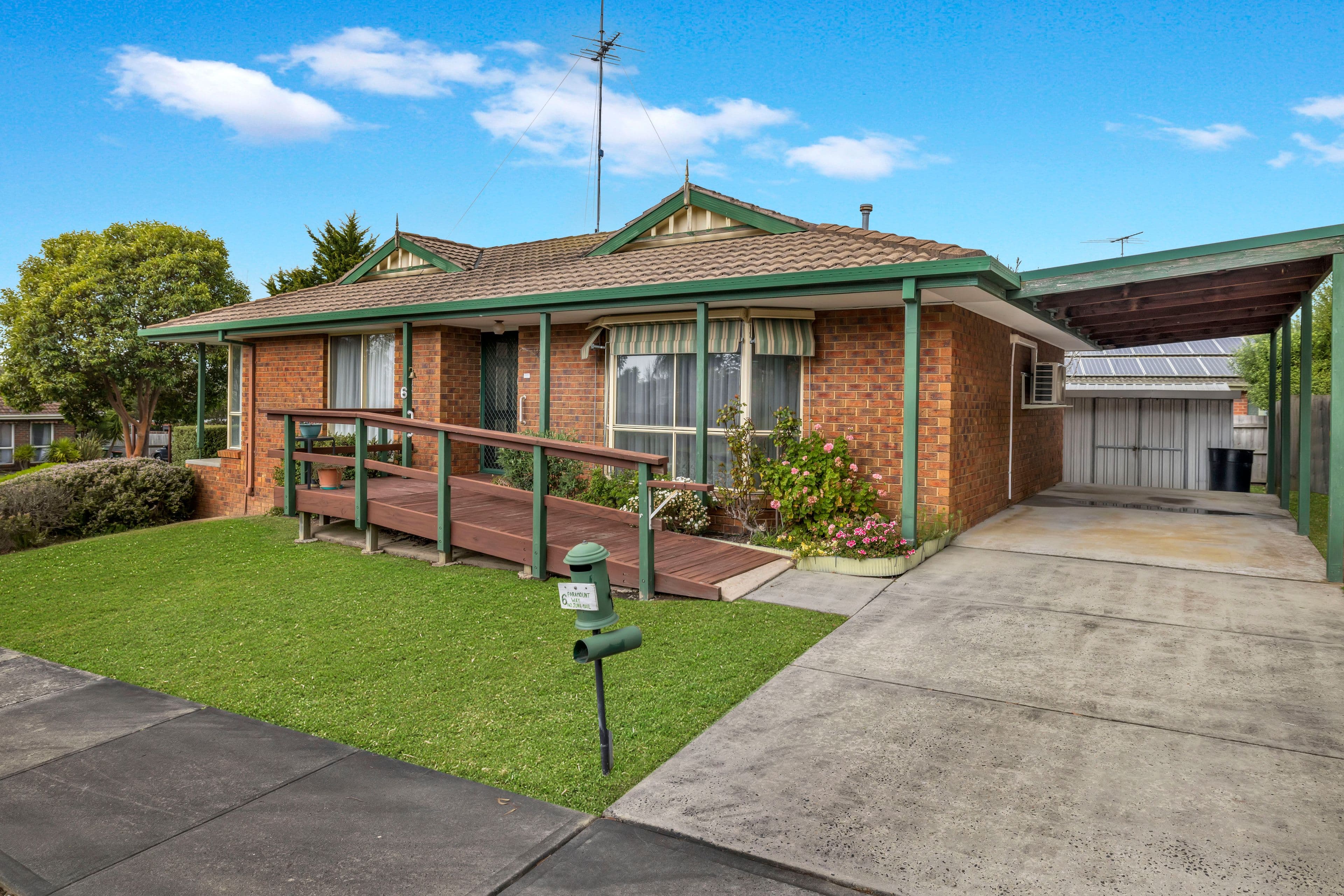 6 Paramount Way, Pakenham VIC 3810, Pakenham - Thumbnail 2
