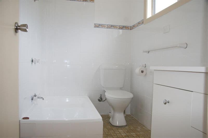 5 Whitby Court, Banksia Beach, QLD, 4507, Banksia Beach - Thumbnail 3