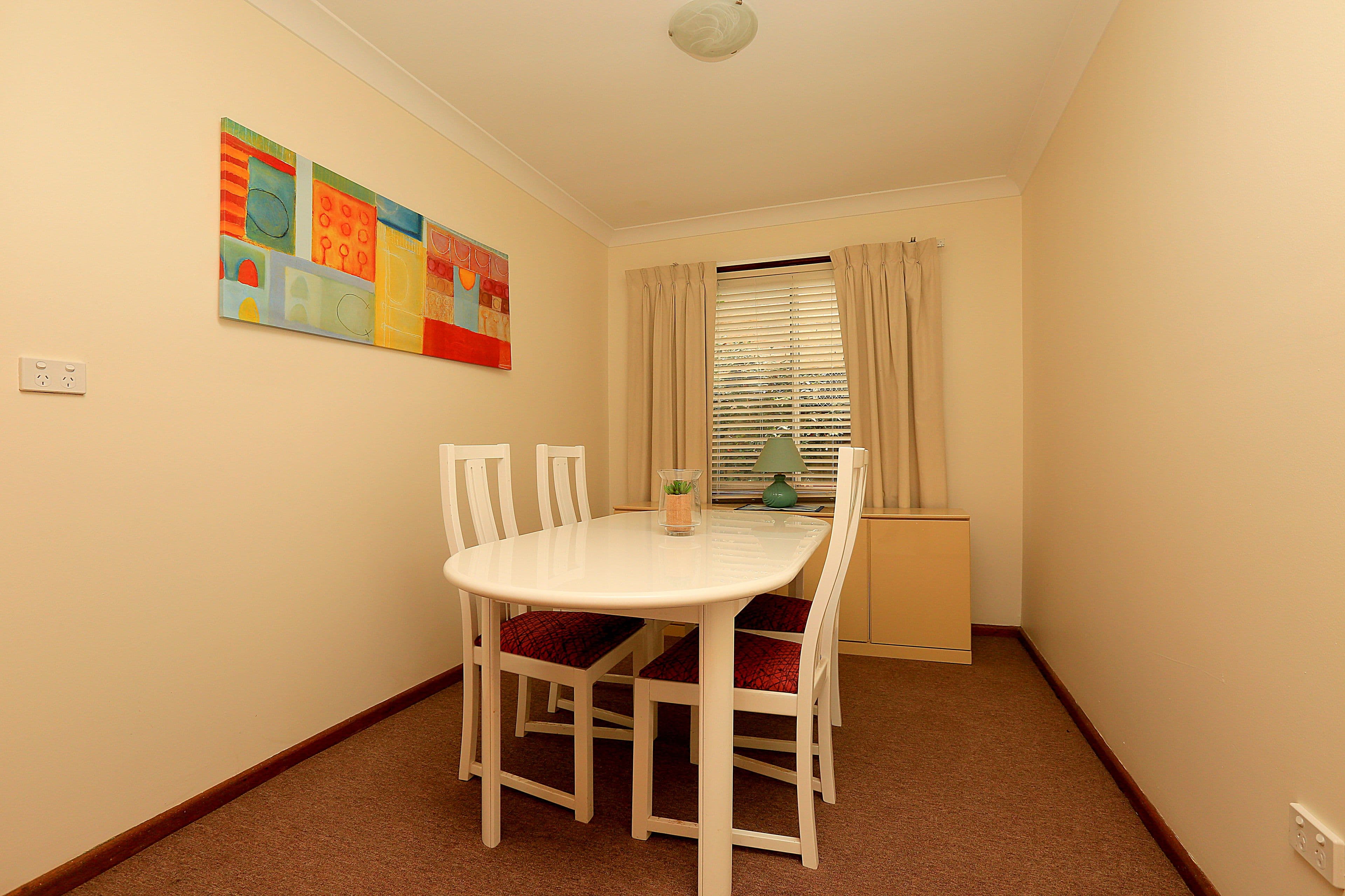8 White Avenue, Bankstown - Thumbnail 4