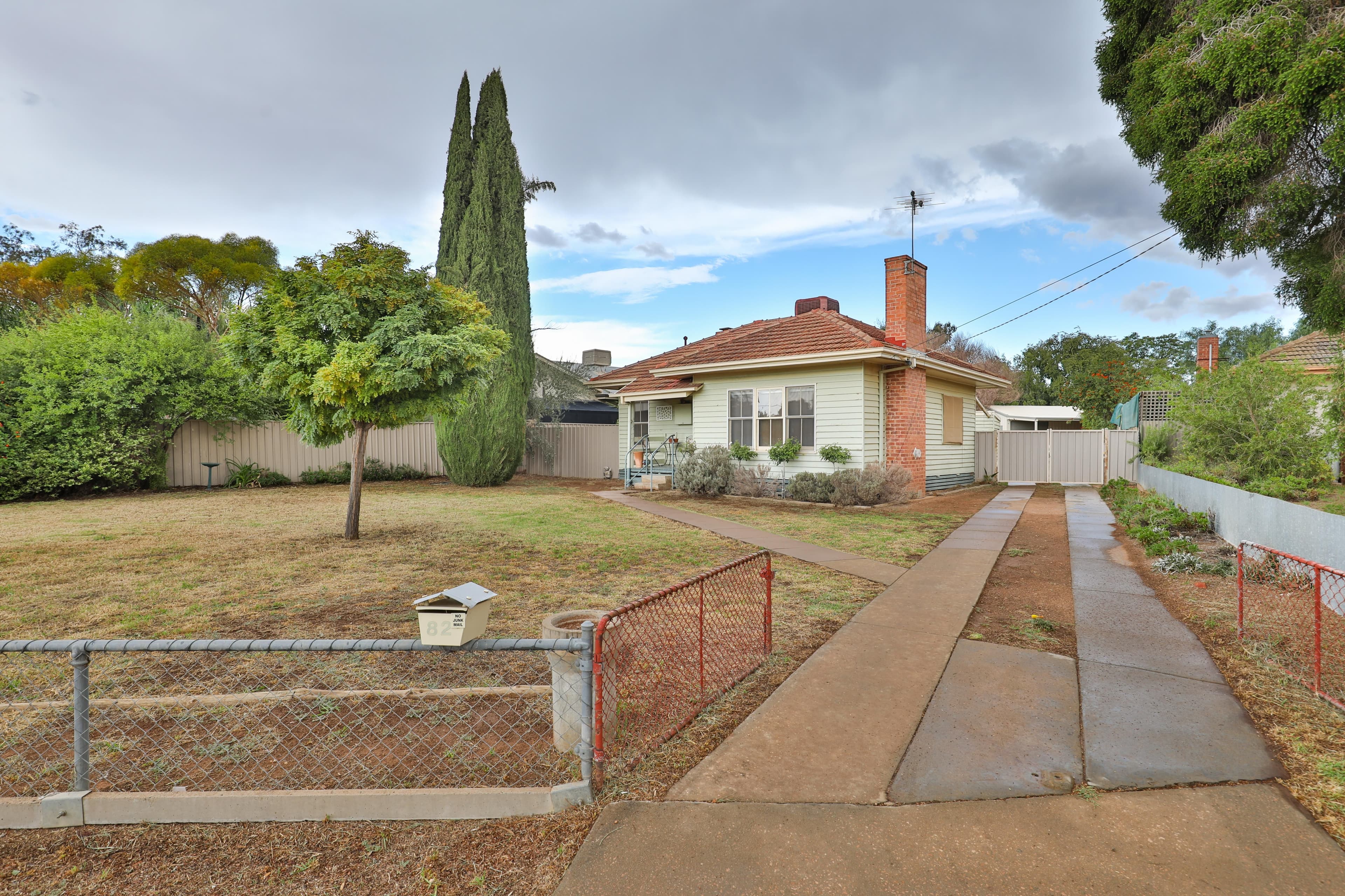 82 Ontario Avenue, Mildura VIC 3500, Mildura - Thumbnail 2