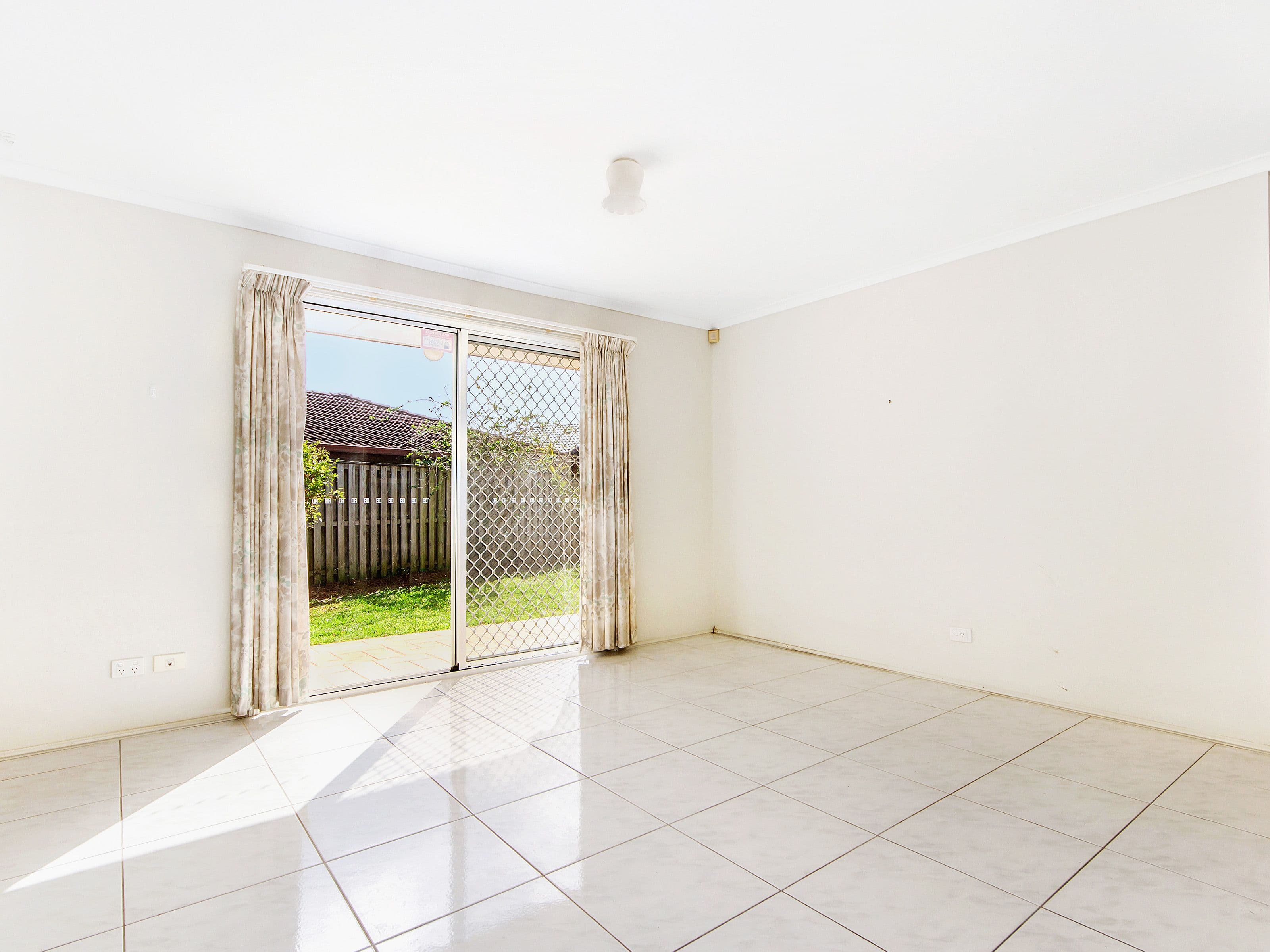 37 Glenside Drive, Robina QLD 4226, Robina - Thumbnail 3