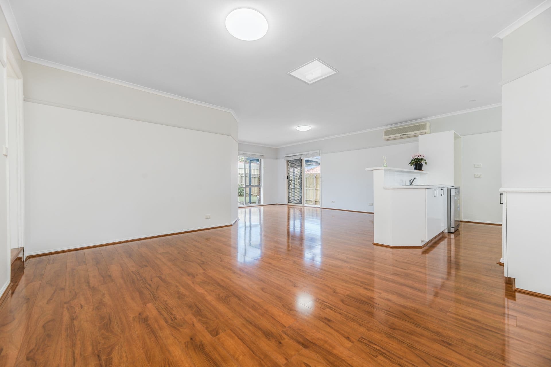 16 Kingsmere Drive, Berwick VIC 3806, Berwick - Thumbnail 2