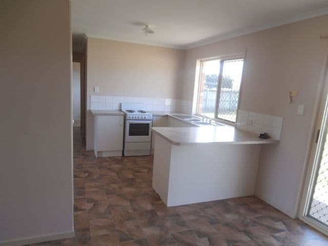 18 Yaldara Avenue, CABOOLTURE QLD 4510, Caboolture - Thumbnail 2