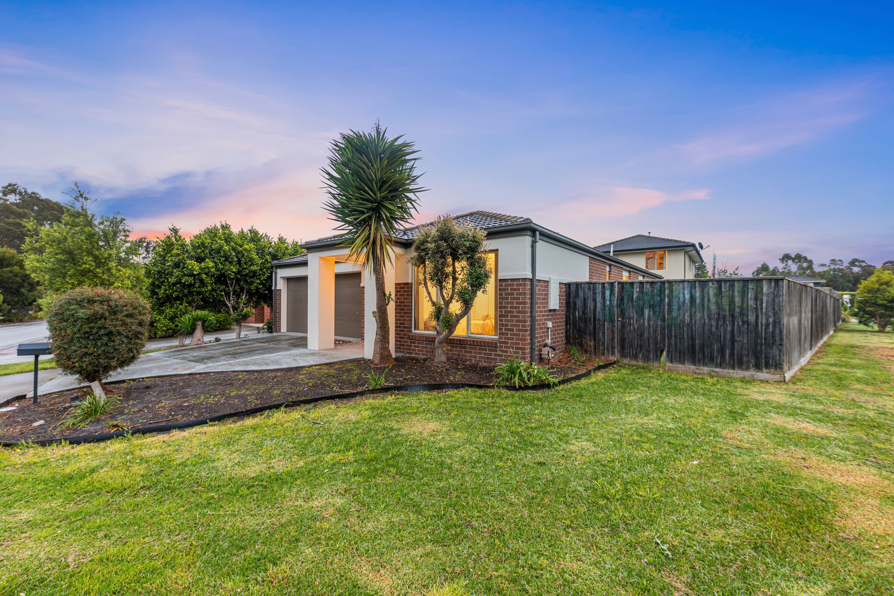 4 Albany Crescent, Pakenham VIC 3810, Pakenham - Thumbnail 2