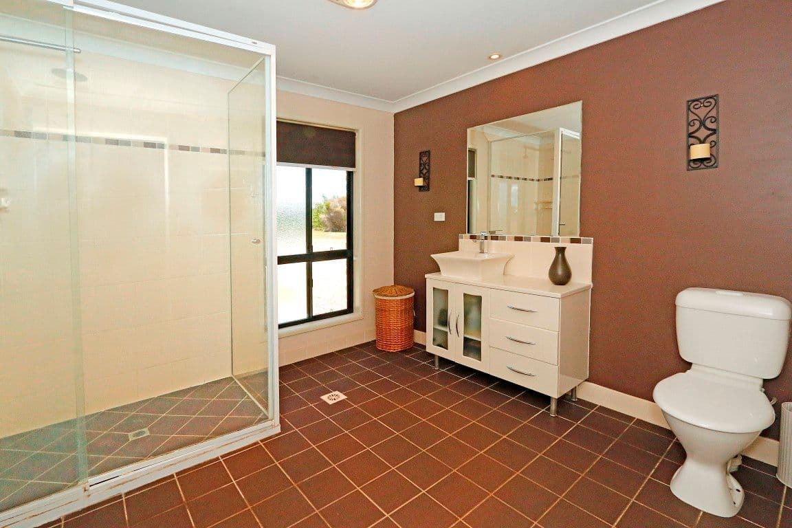 15 Cunningham Drive, Glenlee QLD 4711, Glenlee - Thumbnail 8