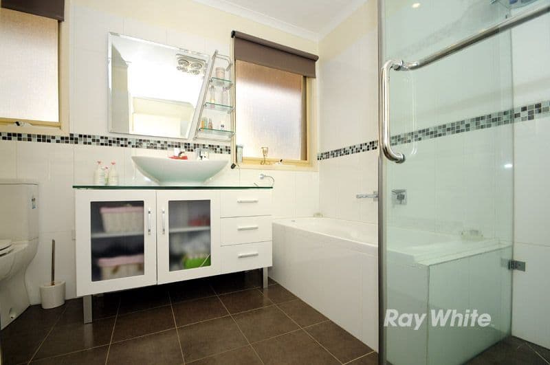 30 Belindavale Drive, KNOXFIELD VIC 3180, Knoxfield - Thumbnail 4