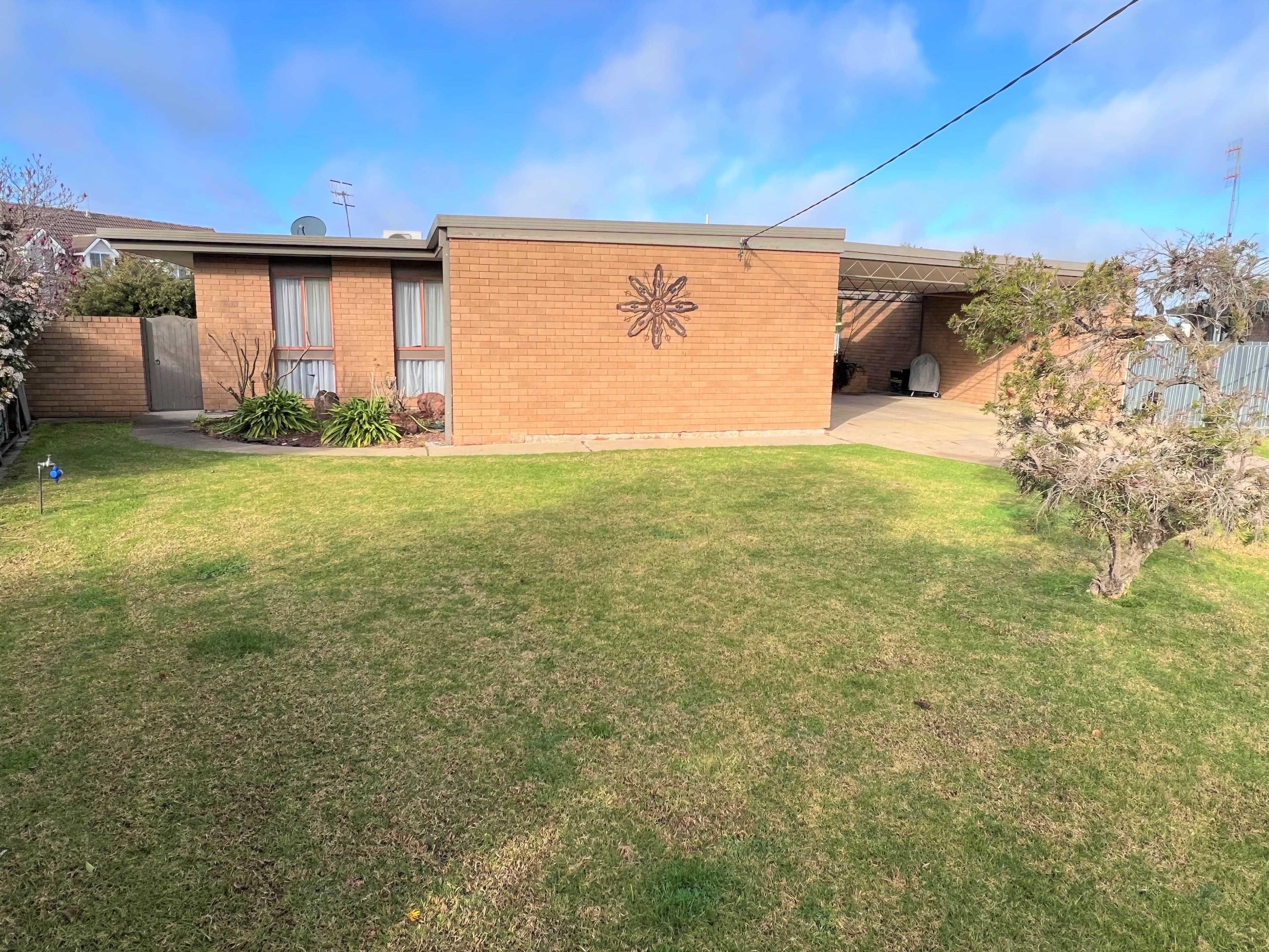 10 Gillespie Court, Deniliquin NSW 2710, Deniliquin - Image 1