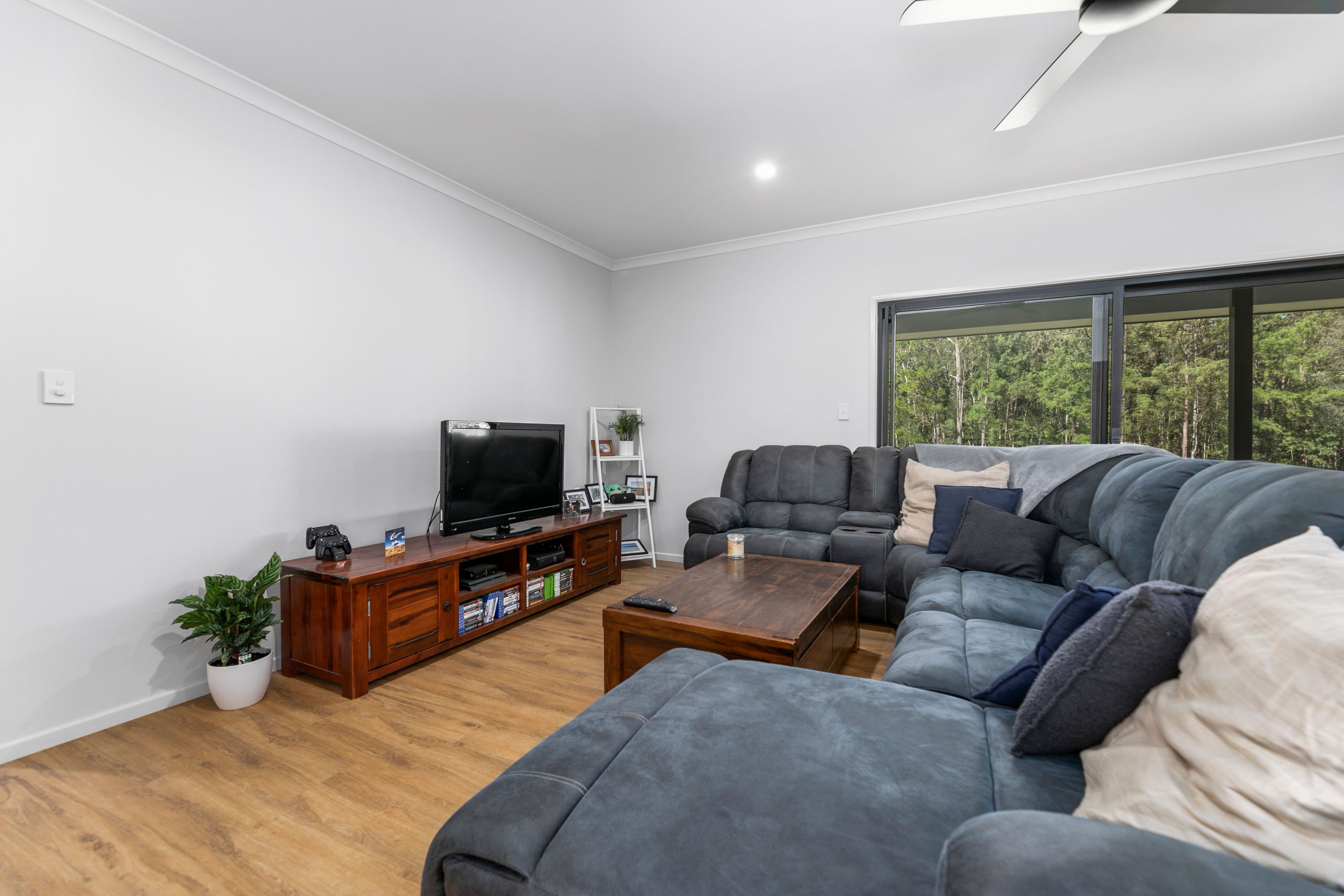 9 Twin Oaks Court, Woodford QLD 4514, Woodford - Thumbnail 6