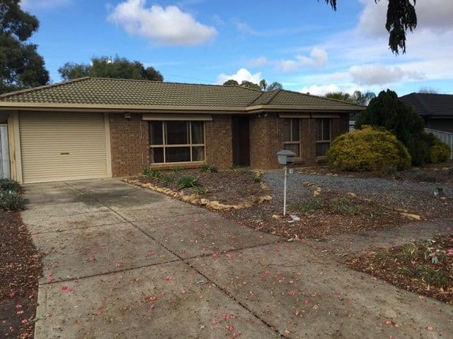 16 Swallow Crescent, Parafield Gardens SA 5107, Parafield Gardens - Thumbnail 2