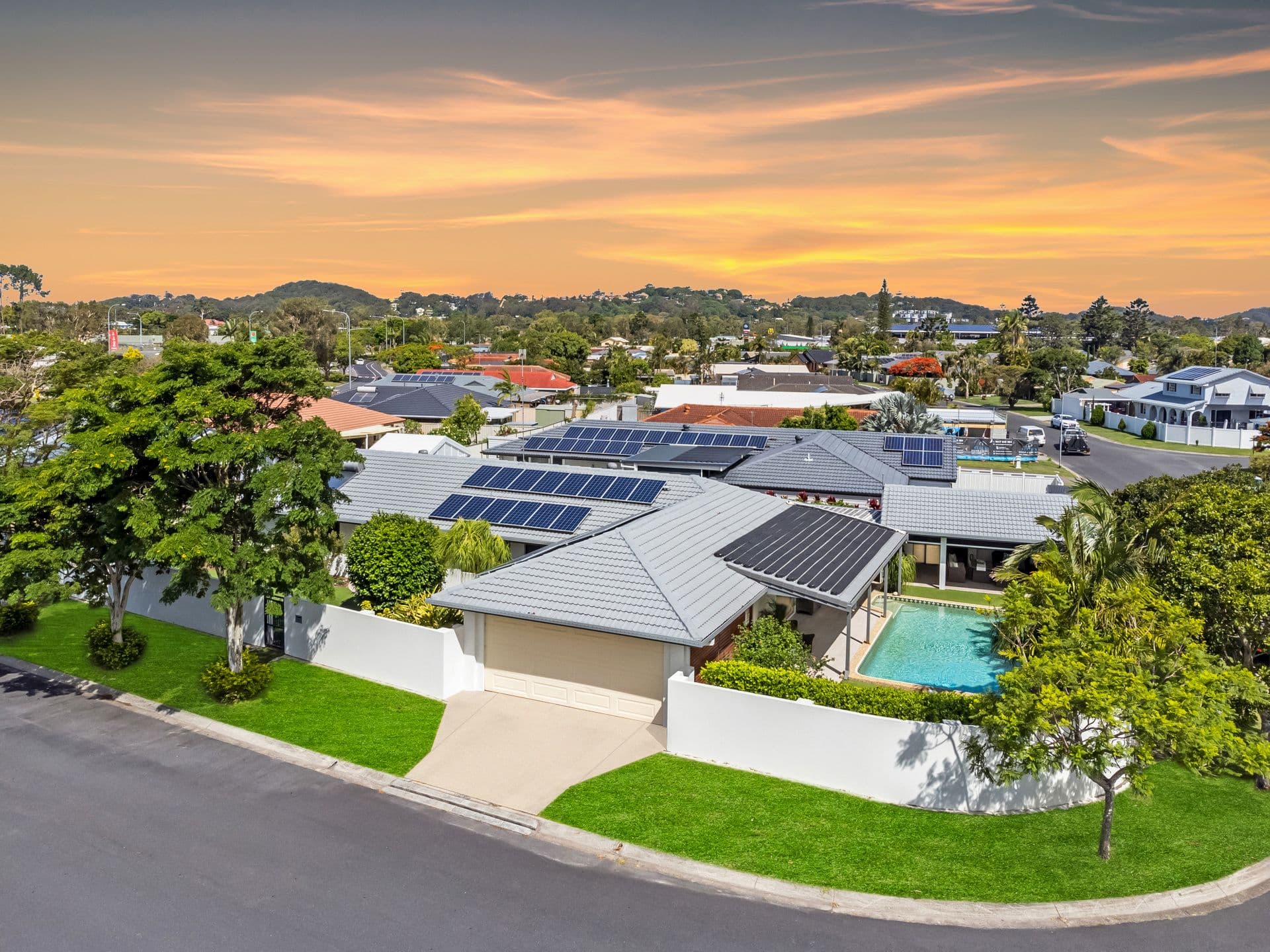 4 Carolina Close, Elanora QLD 4221, Elanora - Image 1