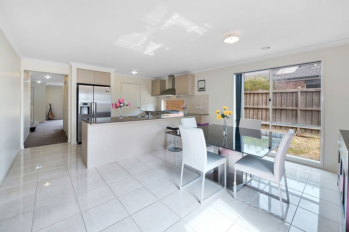 32 Bayley Place, Cranbourne West VIC 3977, Cranbourne West - Thumbnail 2