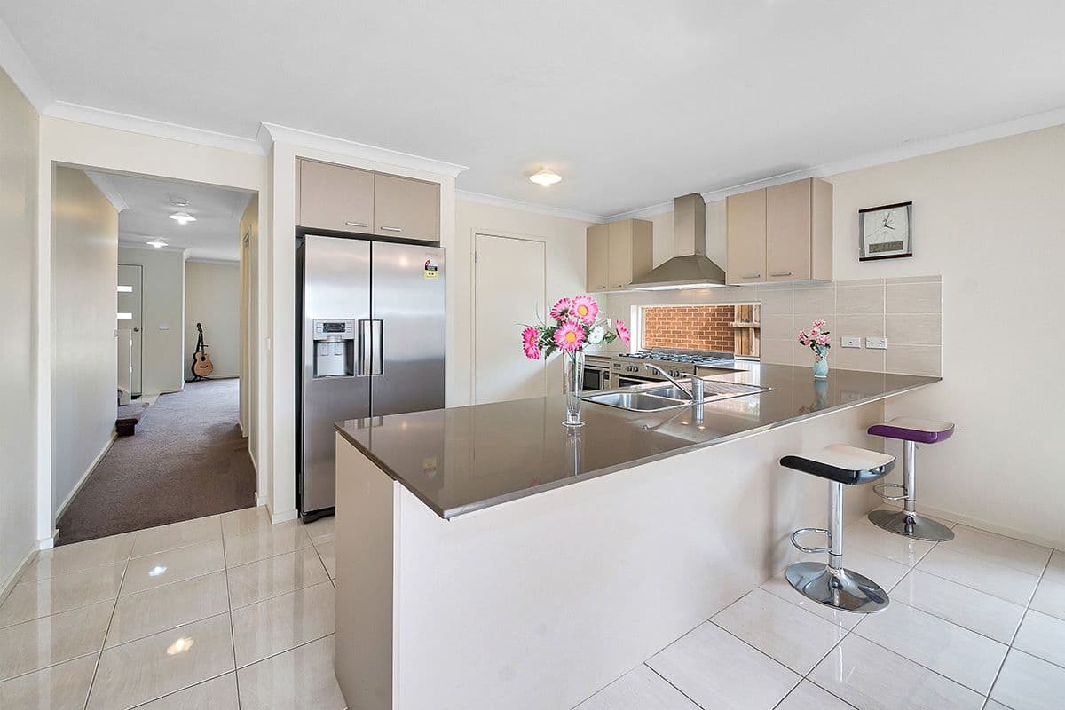 32 Bayley Place, Cranbourne West VIC 3977, Cranbourne West - Thumbnail 3