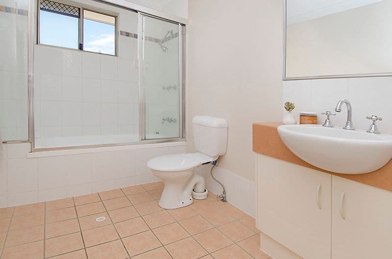 29 Oatland Crescent, HOLLAND PARK QLD 4121, Holland Park West - Thumbnail 7