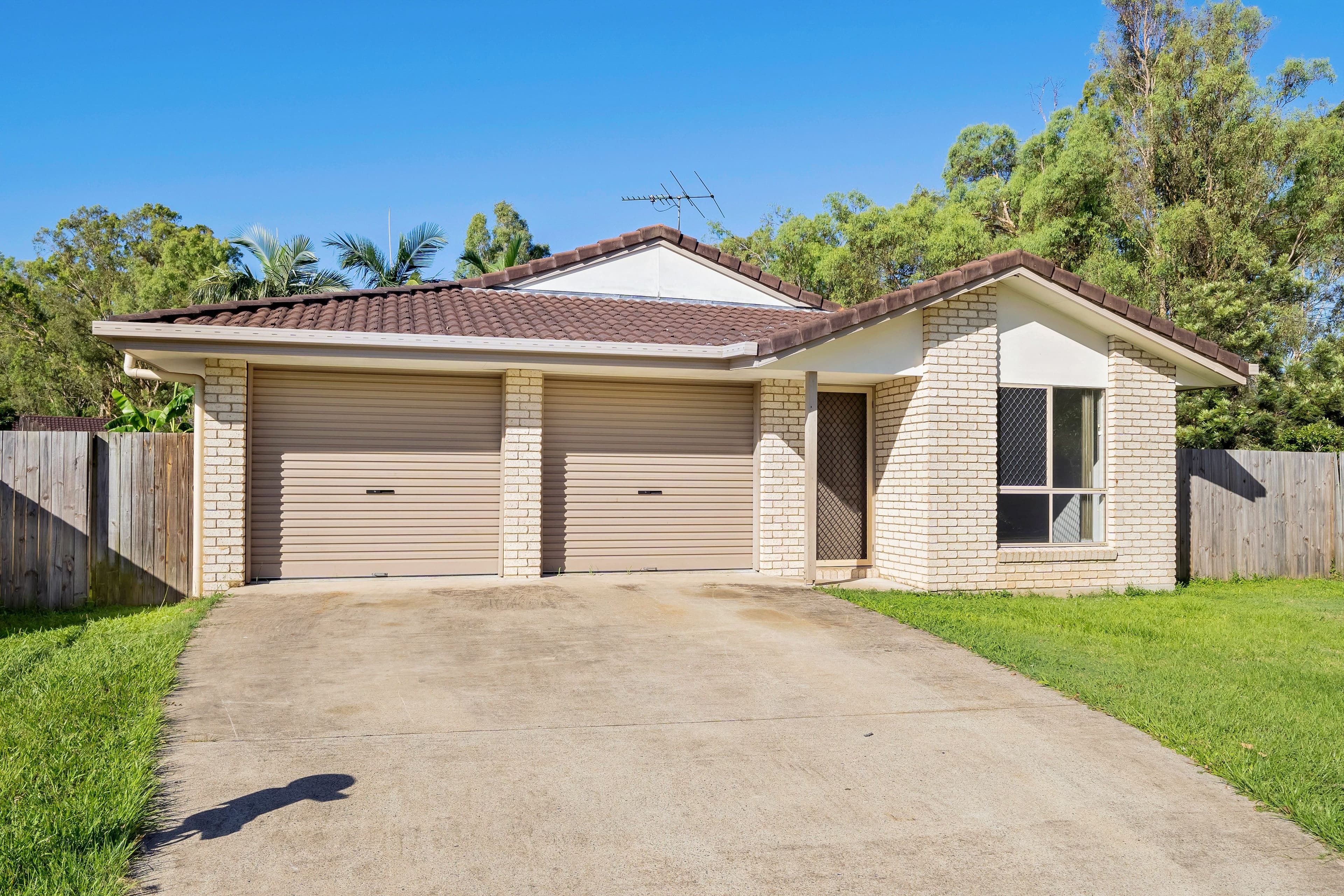8 Condamine Place, Loganlea QLD 4131, Loganlea - Thumbnail 2