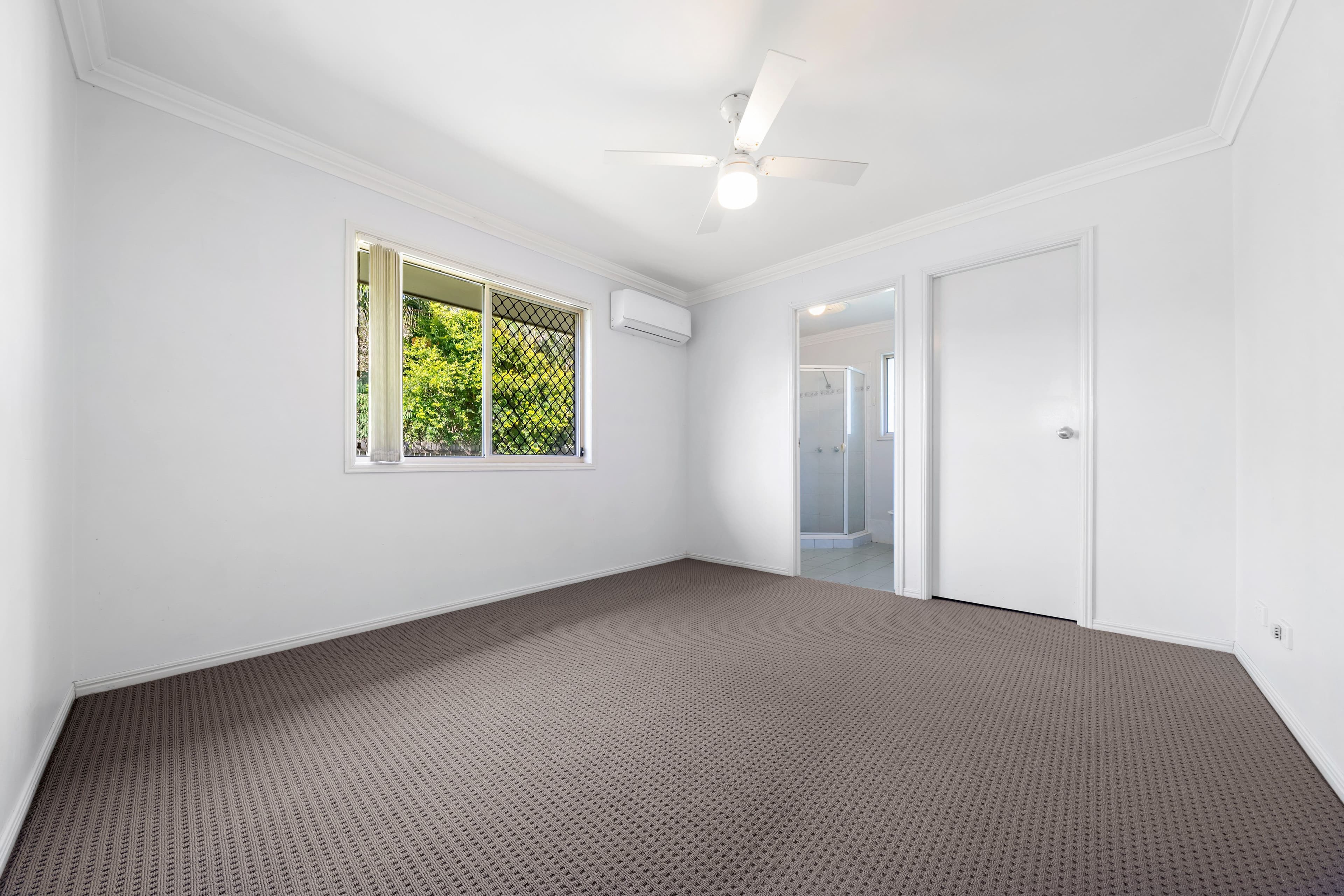8 Condamine Place, Loganlea QLD 4131, Loganlea - Thumbnail 3