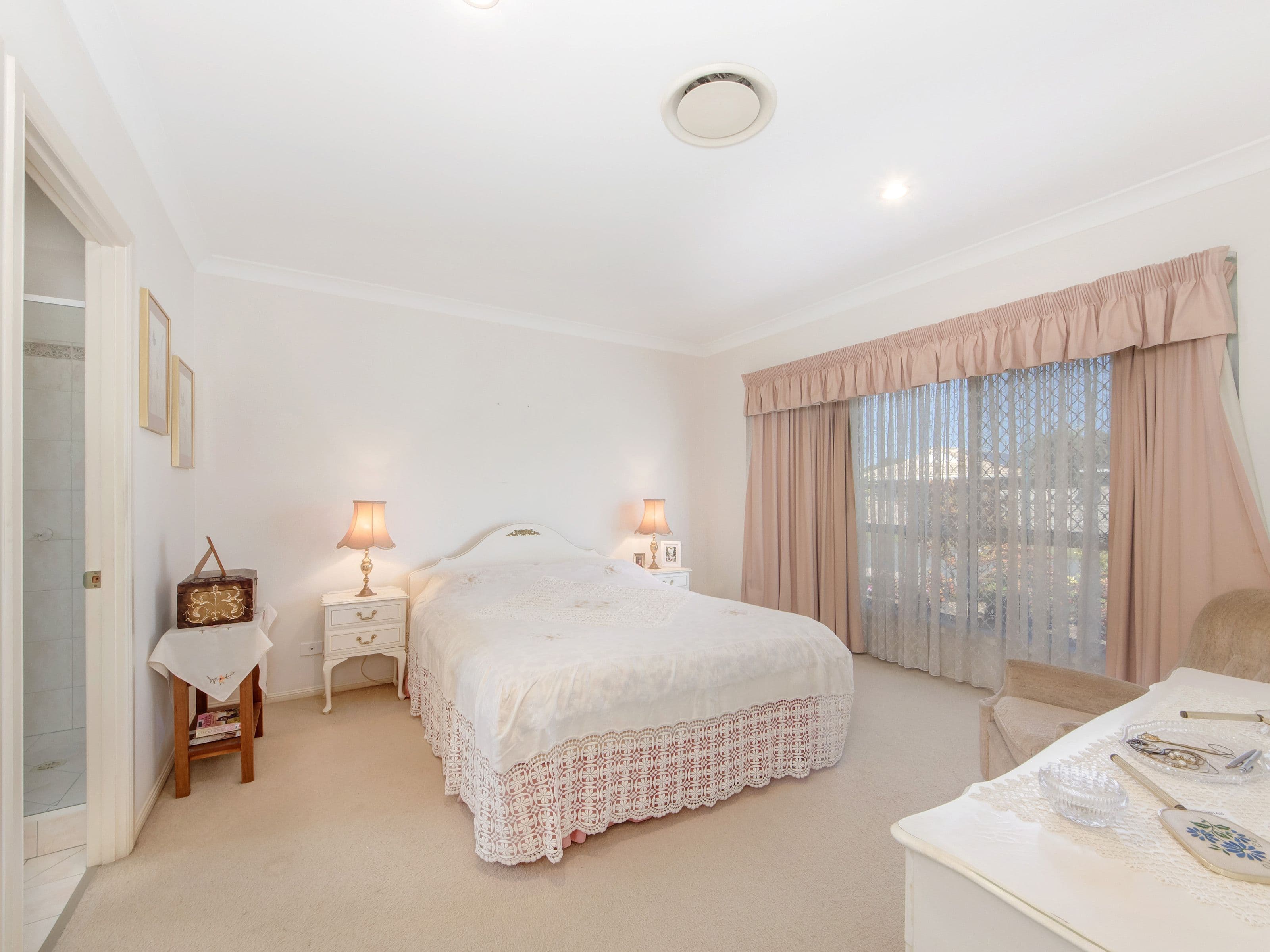 15 Nuthatch Street, Burleigh Waters QLD 4220, Burleigh Waters - Thumbnail 5