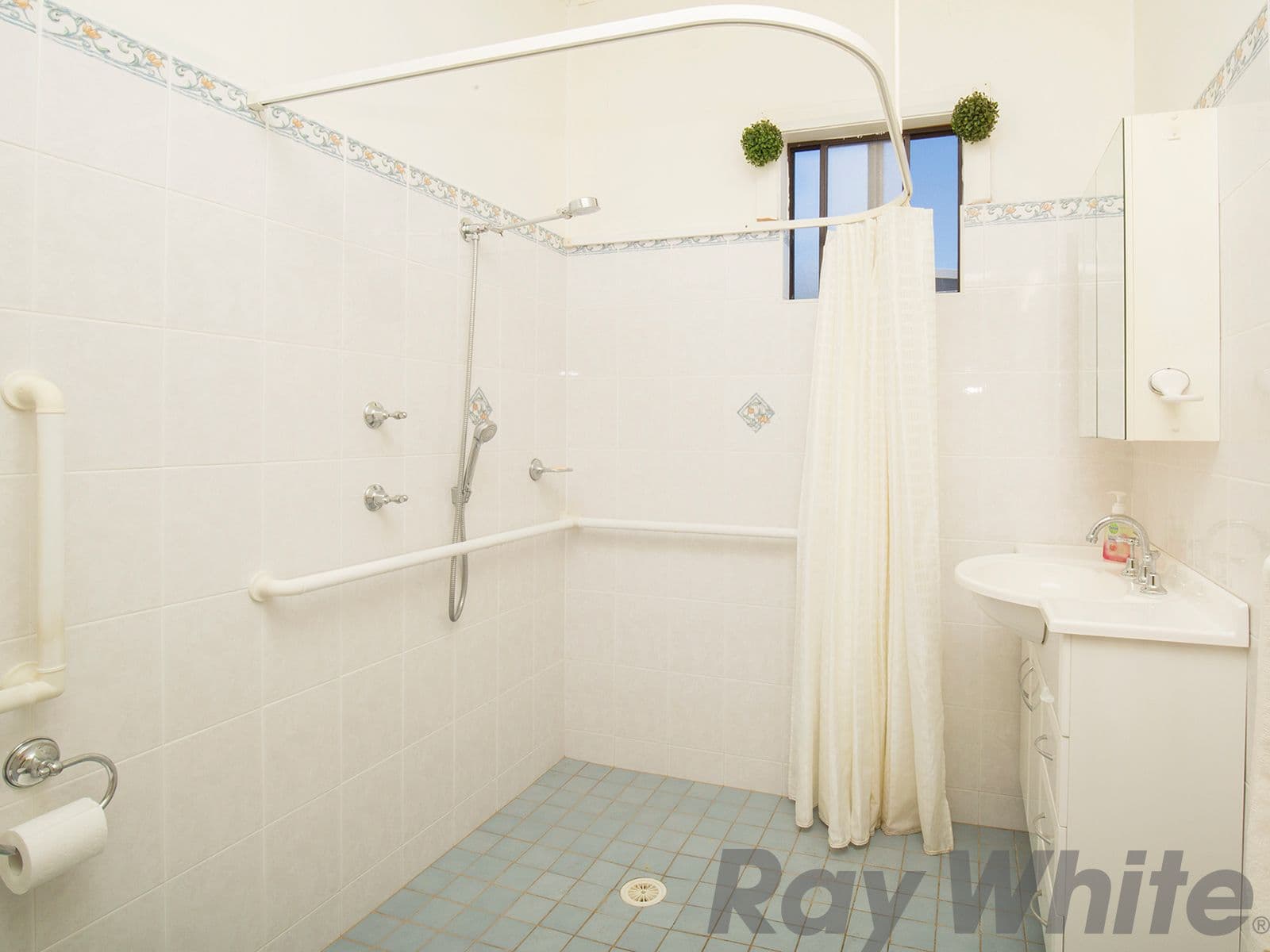 41 Patrick Street, Belmont North - Thumbnail 2