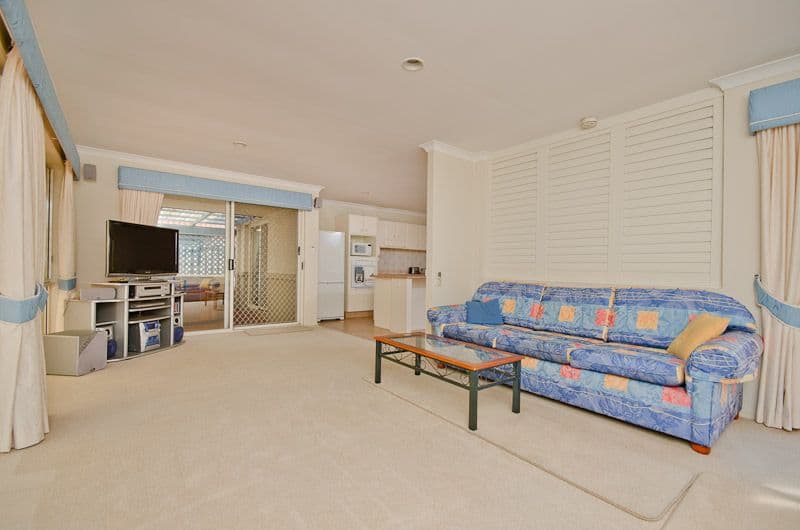 4 Lakes Circuit, BURLEIGH WATERS QLD 4220, Burleigh Waters - Thumbnail 3