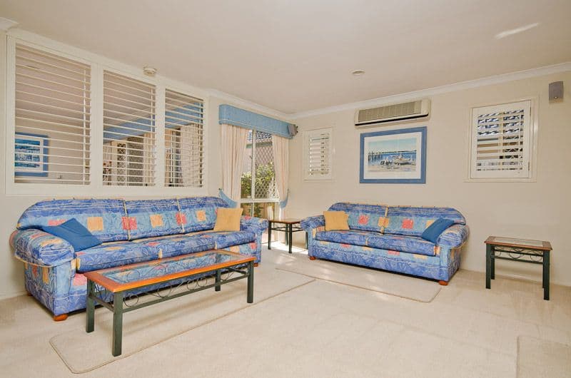4 Lakes Circuit, BURLEIGH WATERS QLD 4220, Burleigh Waters - Thumbnail 7
