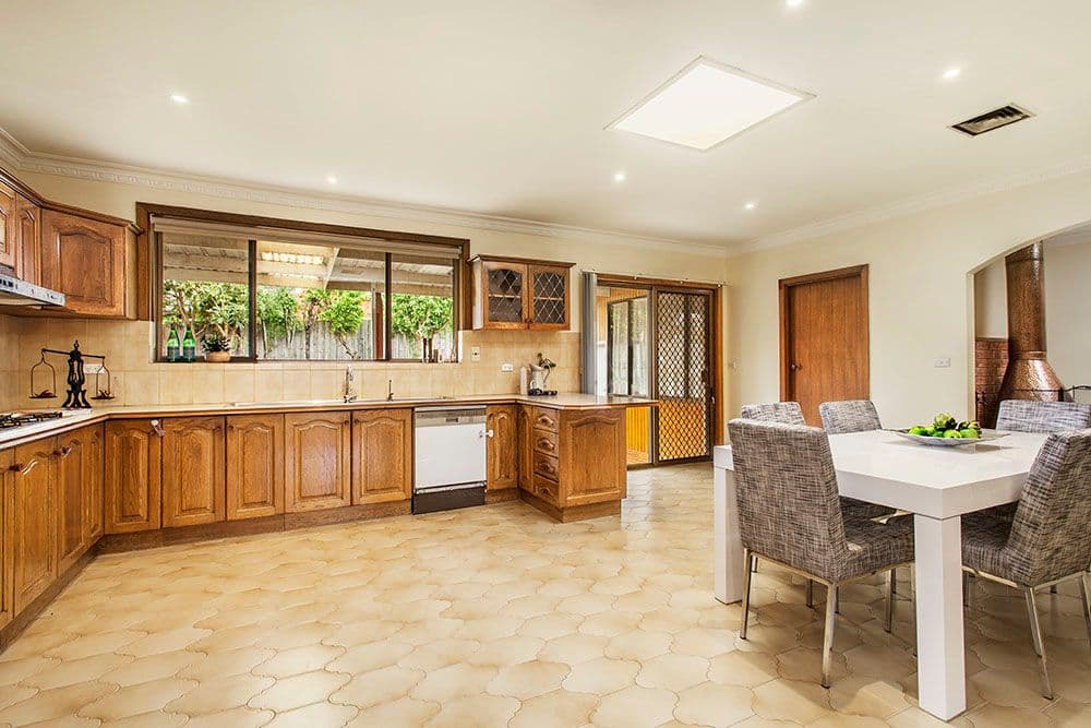 18 Gisborne Street, BULLEEN VIC 3105, Bulleen - Thumbnail 3