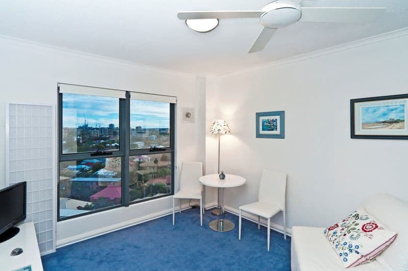 9 Castlebar Street, KANGAROO POINT QLD 4169, Kangaroo Point - Thumbnail 2