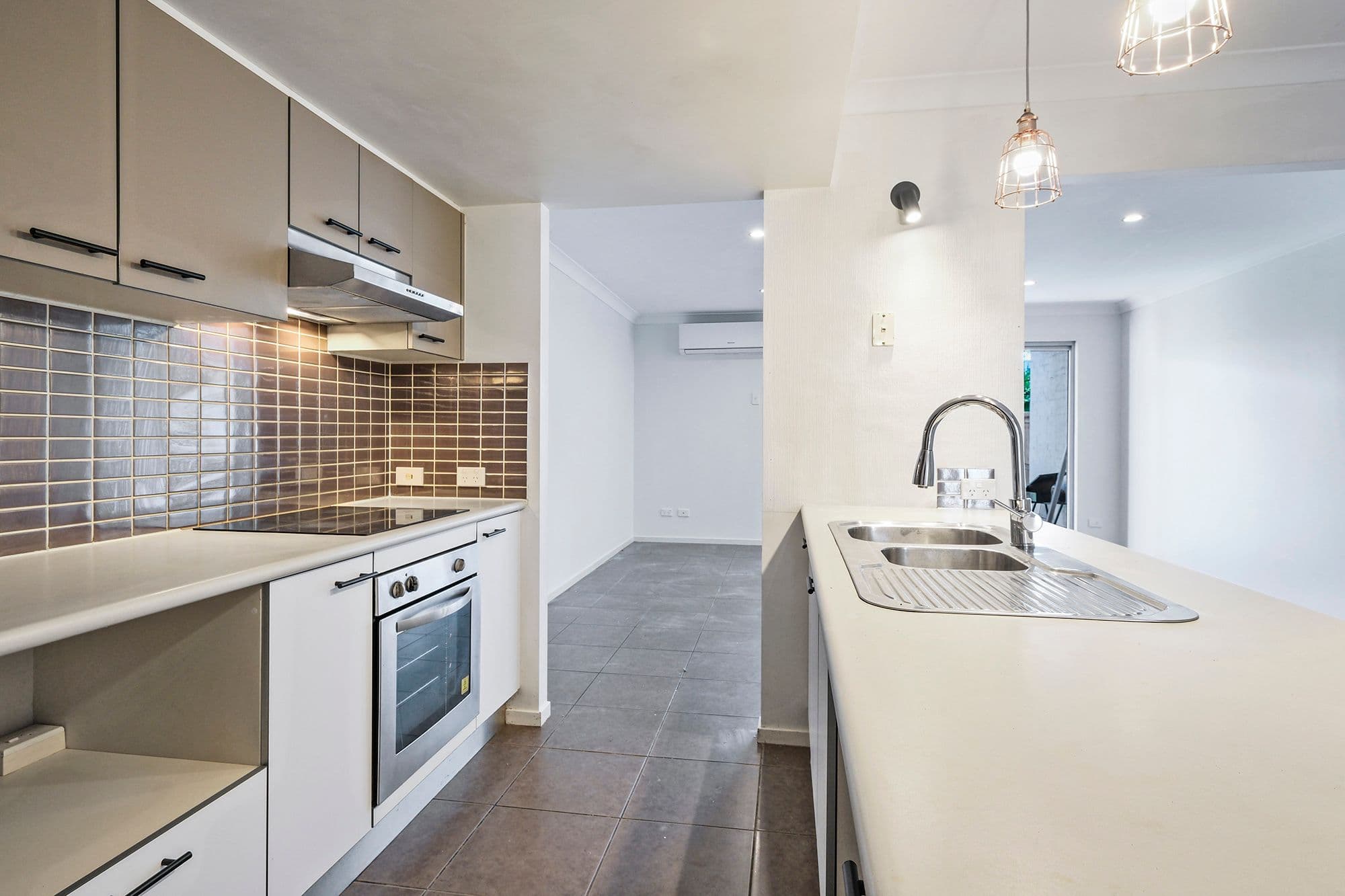 2 / 8 Strathburn Crescent, Ormeau QLD 4208, Ormeau - Thumbnail 4