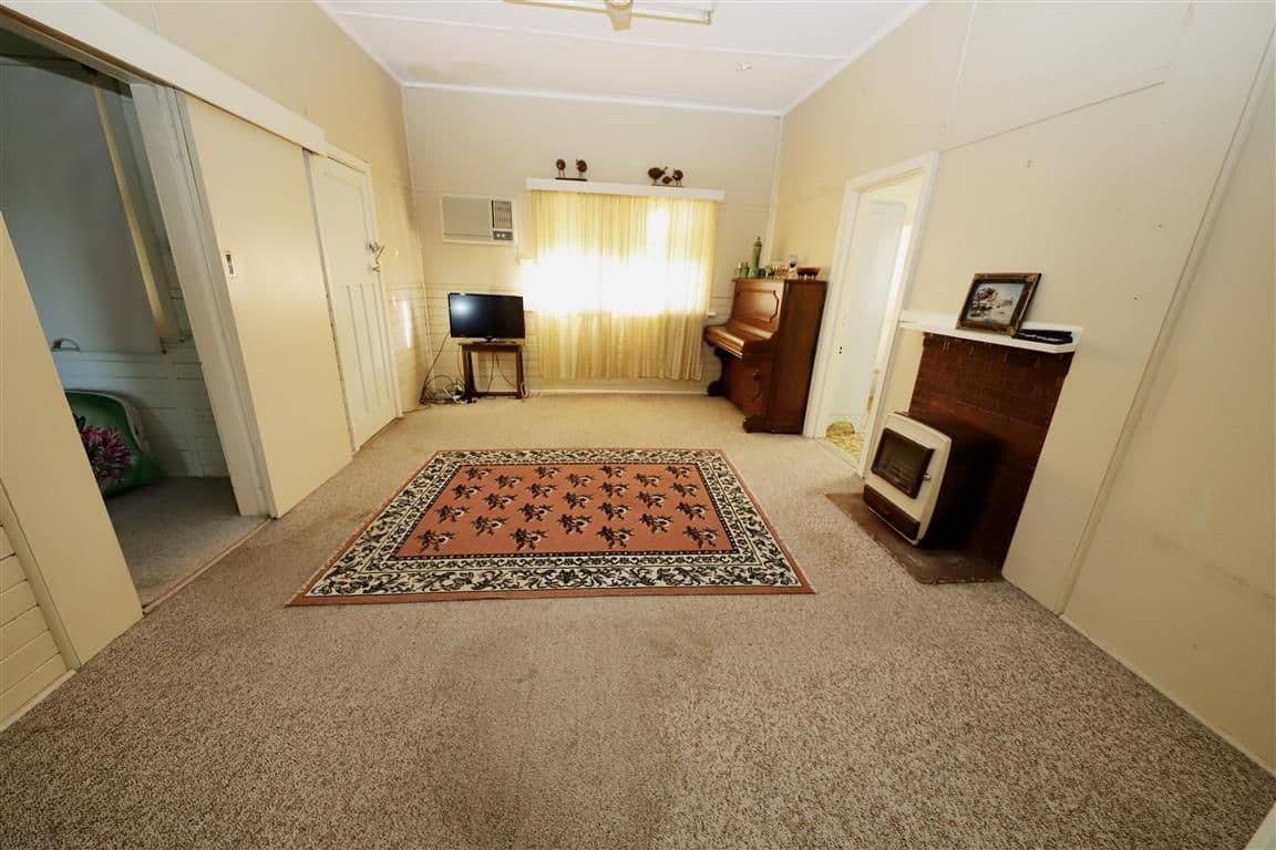 178 Capper Street, Tumut - Thumbnail 2