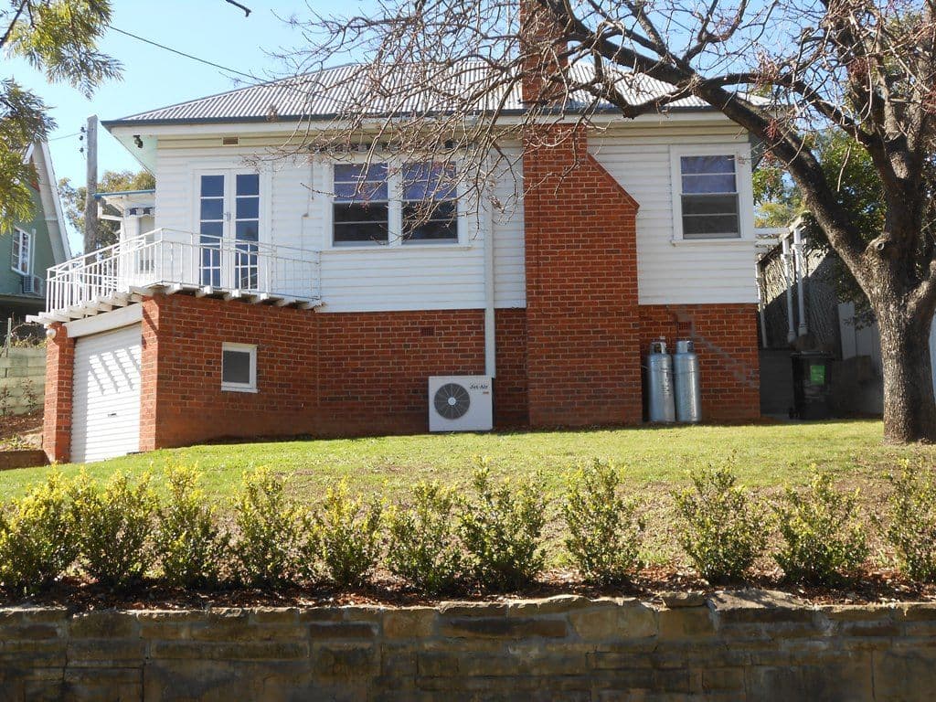 1 Neridah Avenue, Tamworth NSW 2340, East Tamworth - Image 1