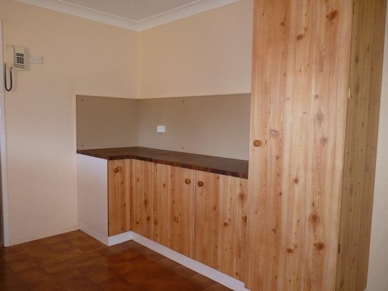 2 Aubigny Road, OAKEY QLD 4401, Oakey - Thumbnail 4