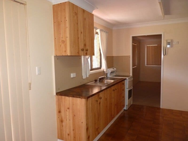 2 Aubigny Road, OAKEY QLD 4401, Oakey - Thumbnail 5