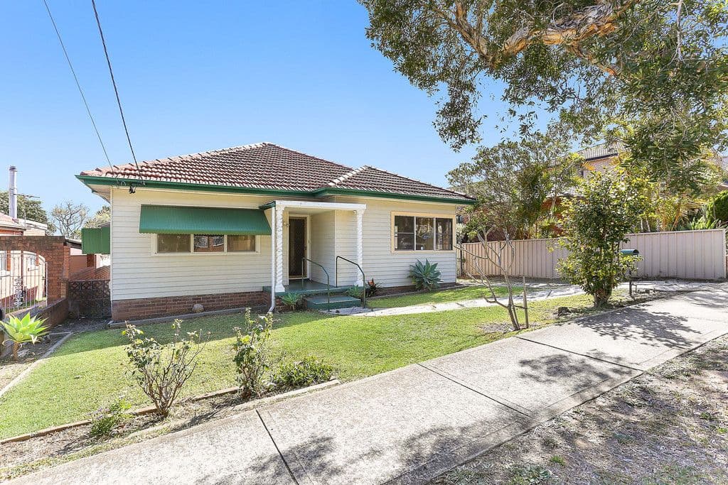 25 Dunkirk Avenue, Kingsgrove - Image 1