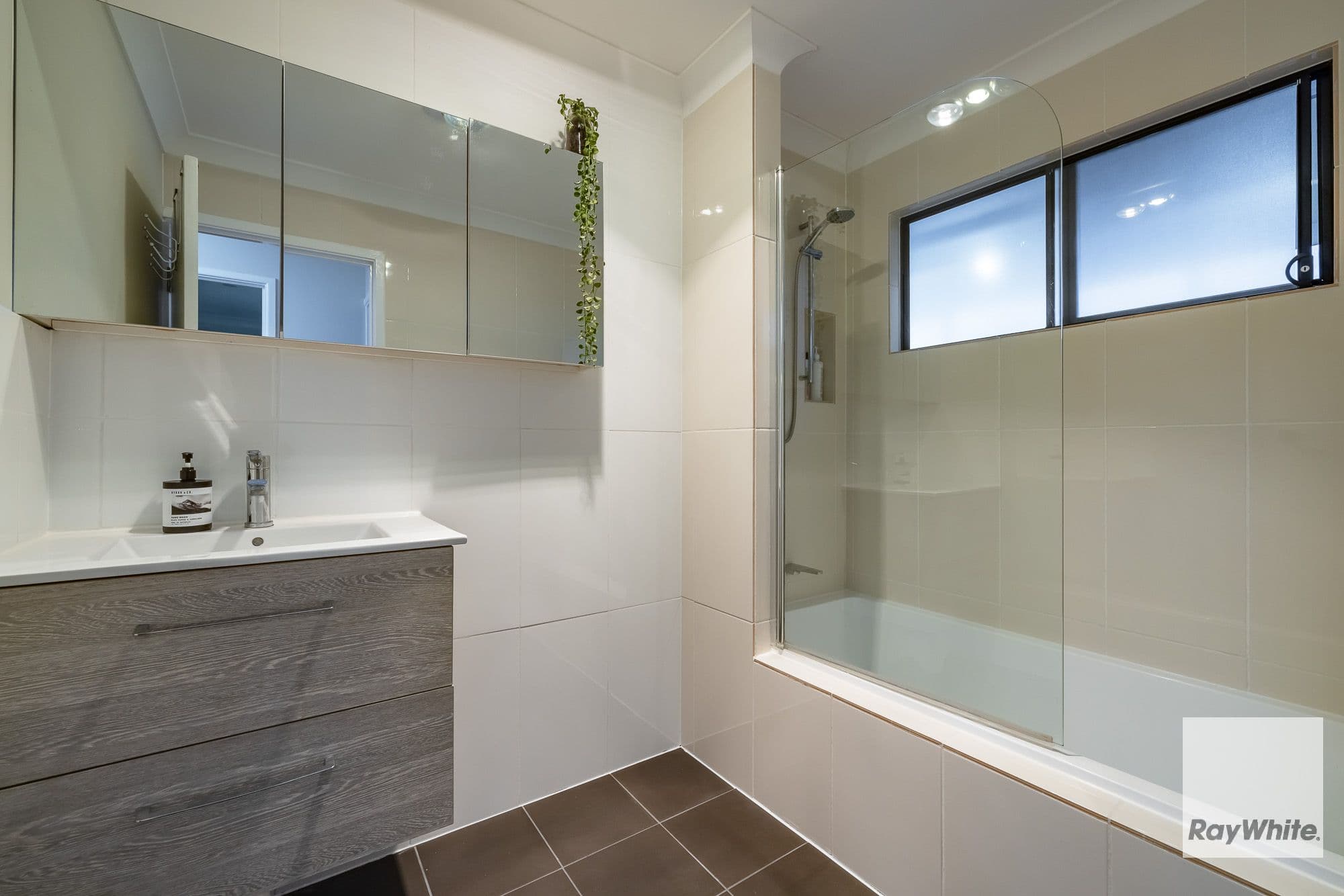 11 Leslie Street, Capalaba QLD 4157, Capalaba - Thumbnail 5