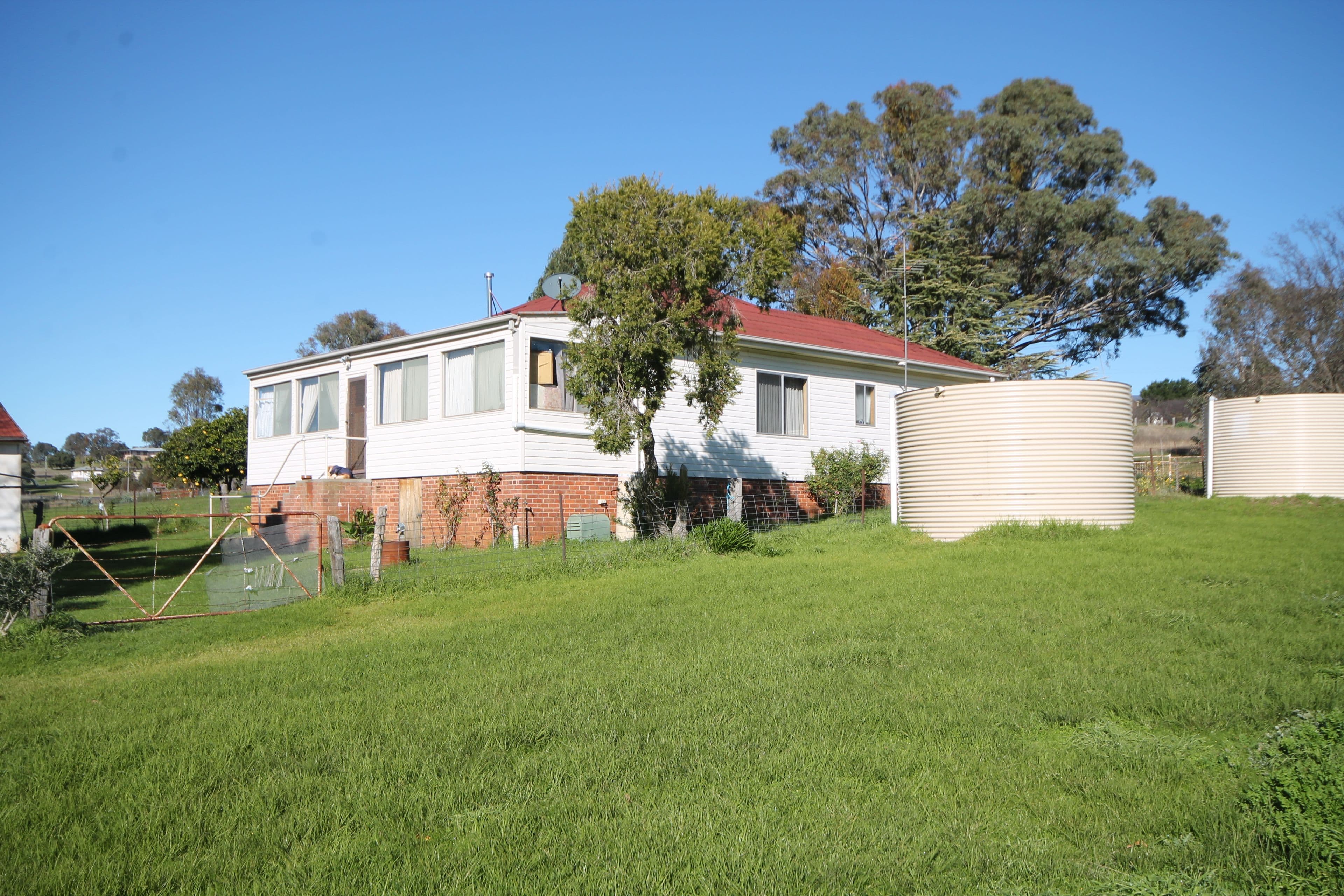 1360 Kingsvale Road, Young - Thumbnail 2