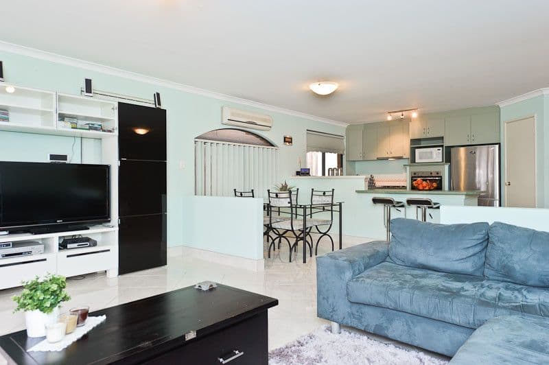 8 Clover Way, ELLENBROOK WA 6069, Ellenbrook - Thumbnail 3