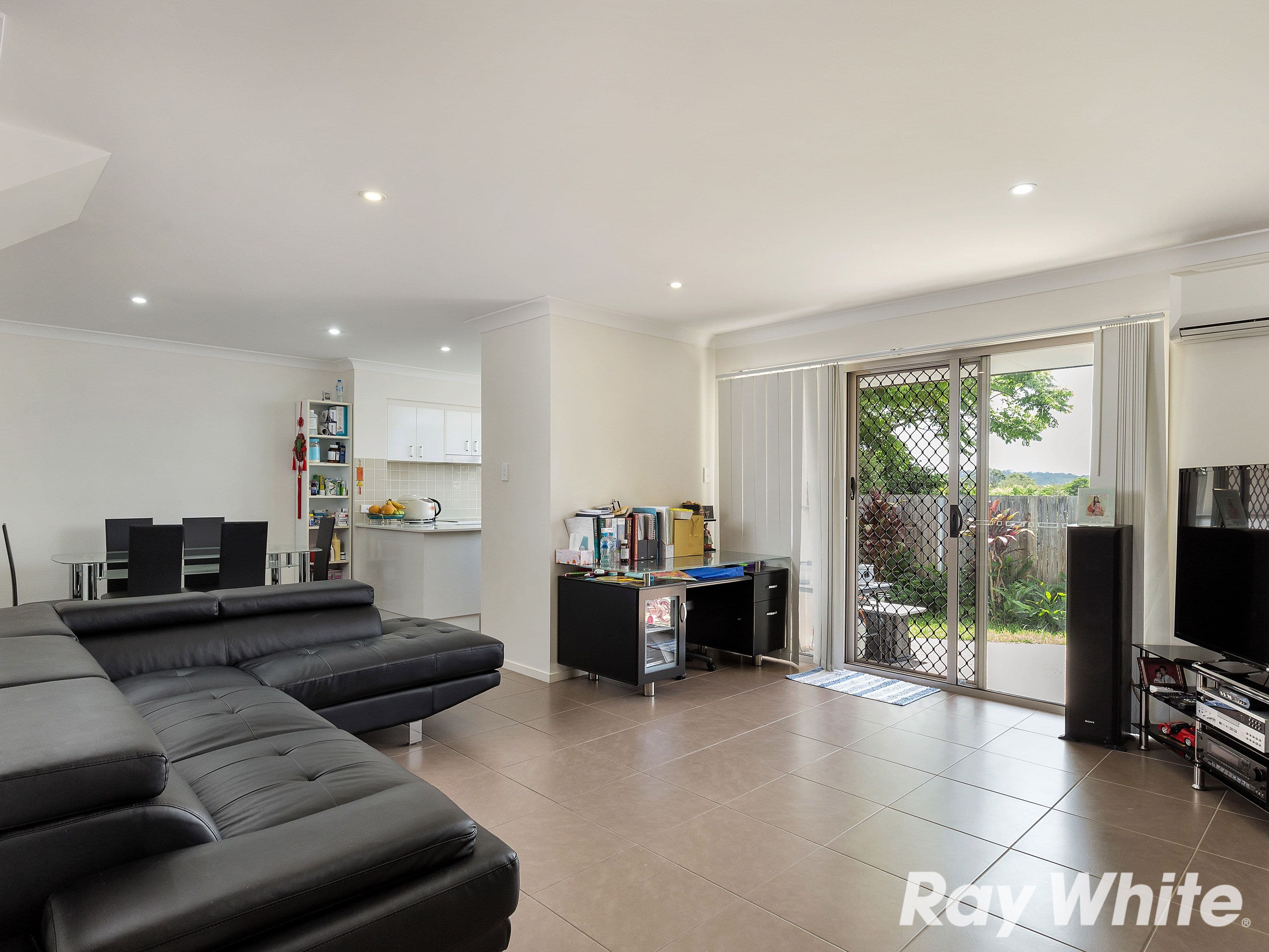 88 Shelduck Place, Calamvale QLD 4116, Calamvale - Thumbnail 5