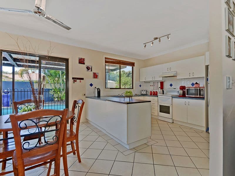 8 Beacon Crescent, NEWPORT QLD 4020, Newport - Thumbnail 5