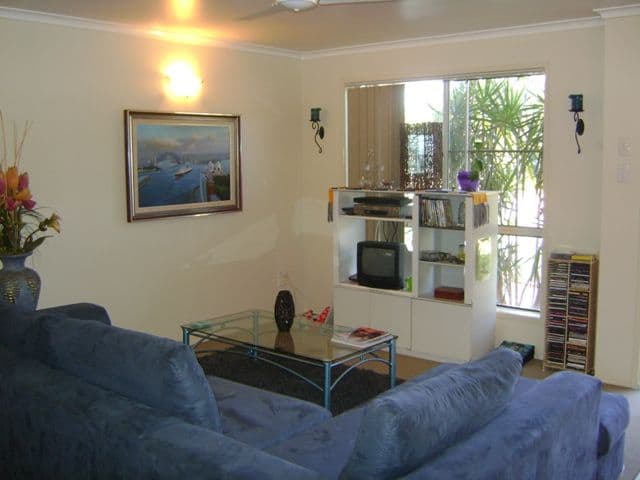 35 Fatnowna Street, ANDERGROVE QLD 4740, Andergrove - Thumbnail 2