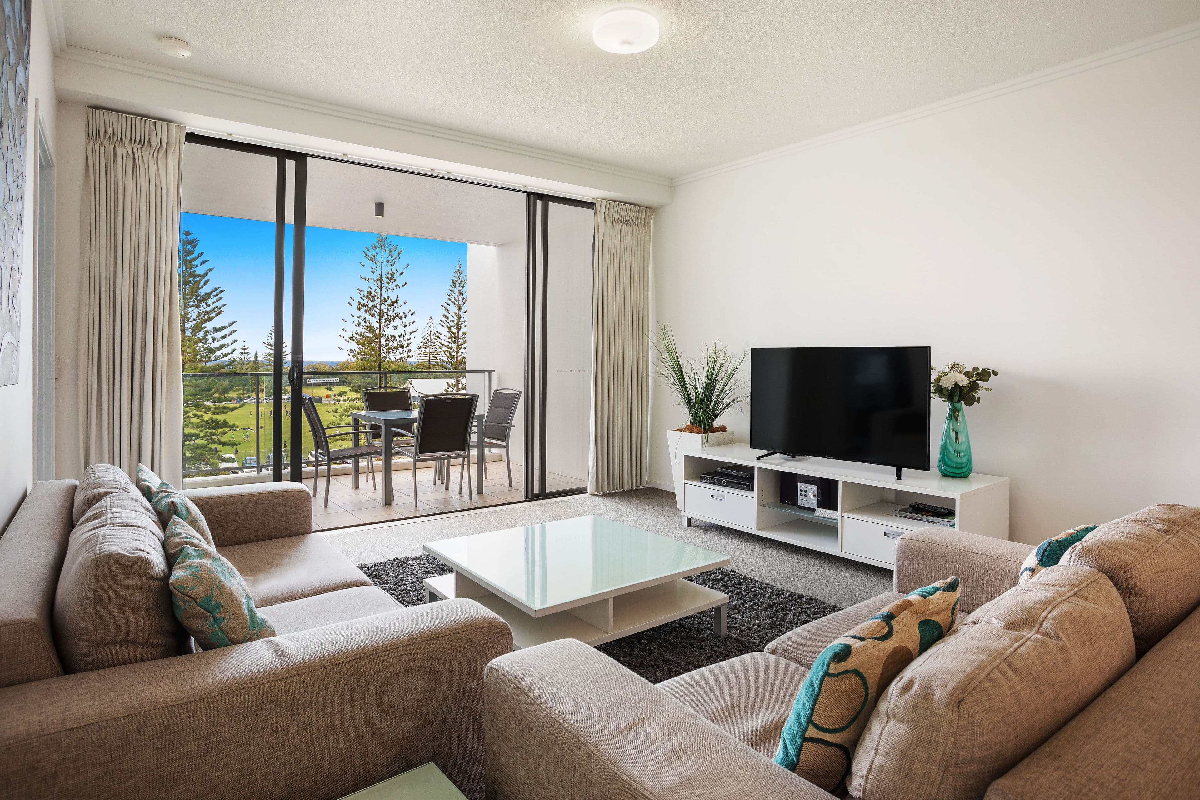 25 Surf Parade 'Ocean Pacific', Broadbeach QLD 4218, Broadbeach - Thumbnail 2