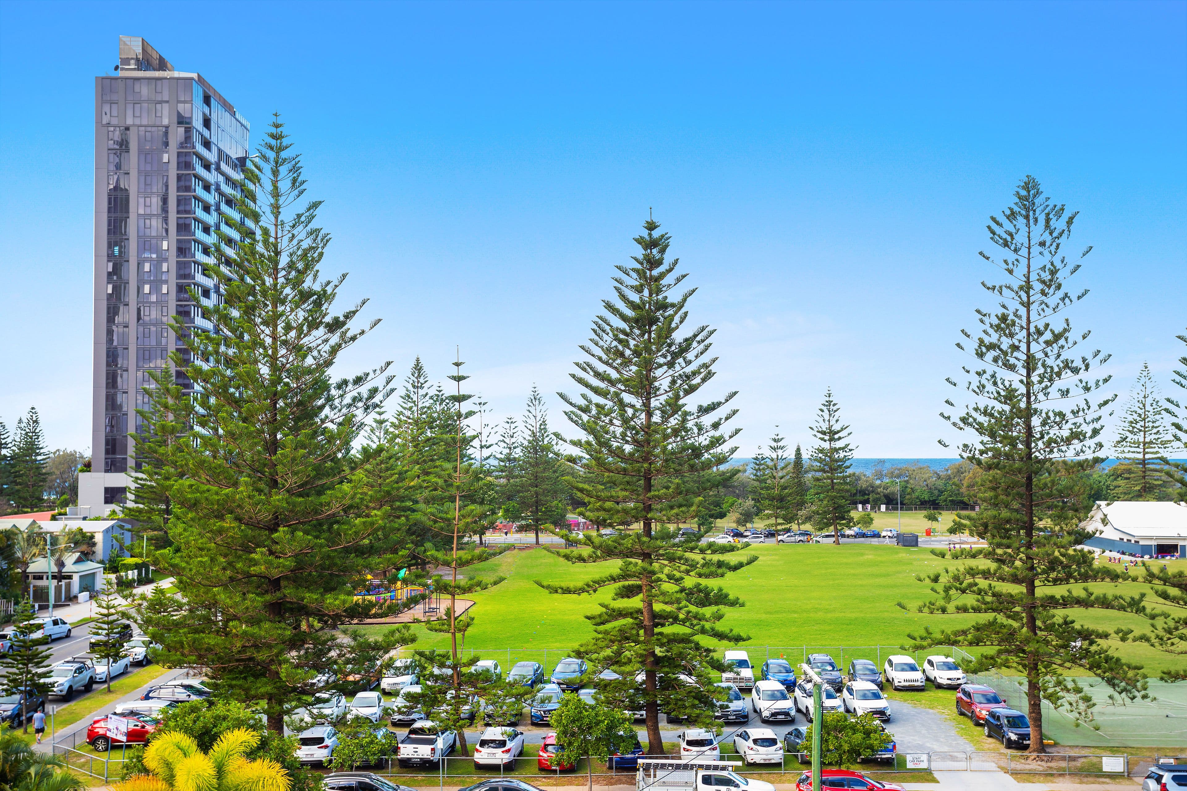 25 Surf Parade 'Ocean Pacific', Broadbeach QLD 4218, Broadbeach - Thumbnail 4
