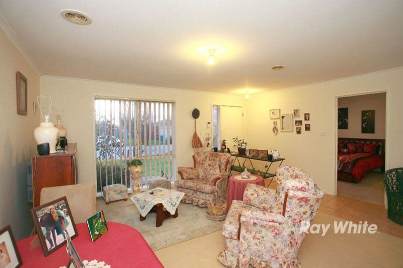 15 Michaelia Close, CRANBOURNE VIC 3977, Cranbourne West - Thumbnail 4