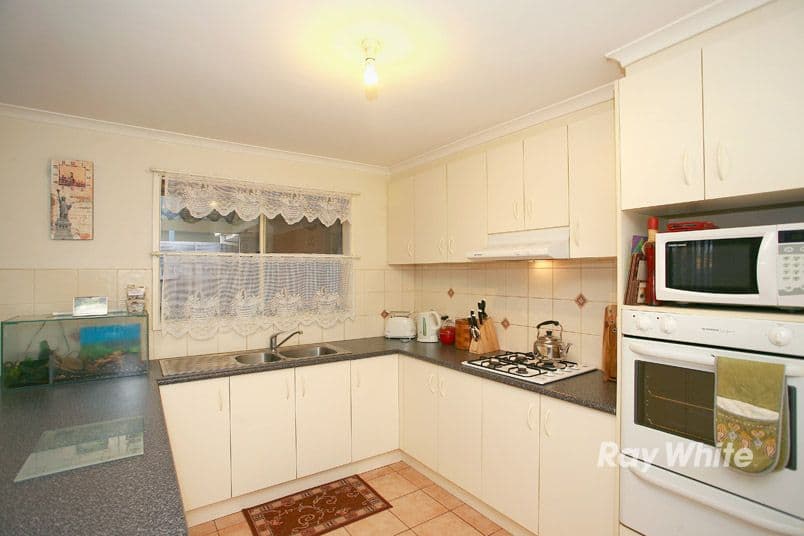 15 Michaelia Close, CRANBOURNE VIC 3977, Cranbourne West - Thumbnail 6