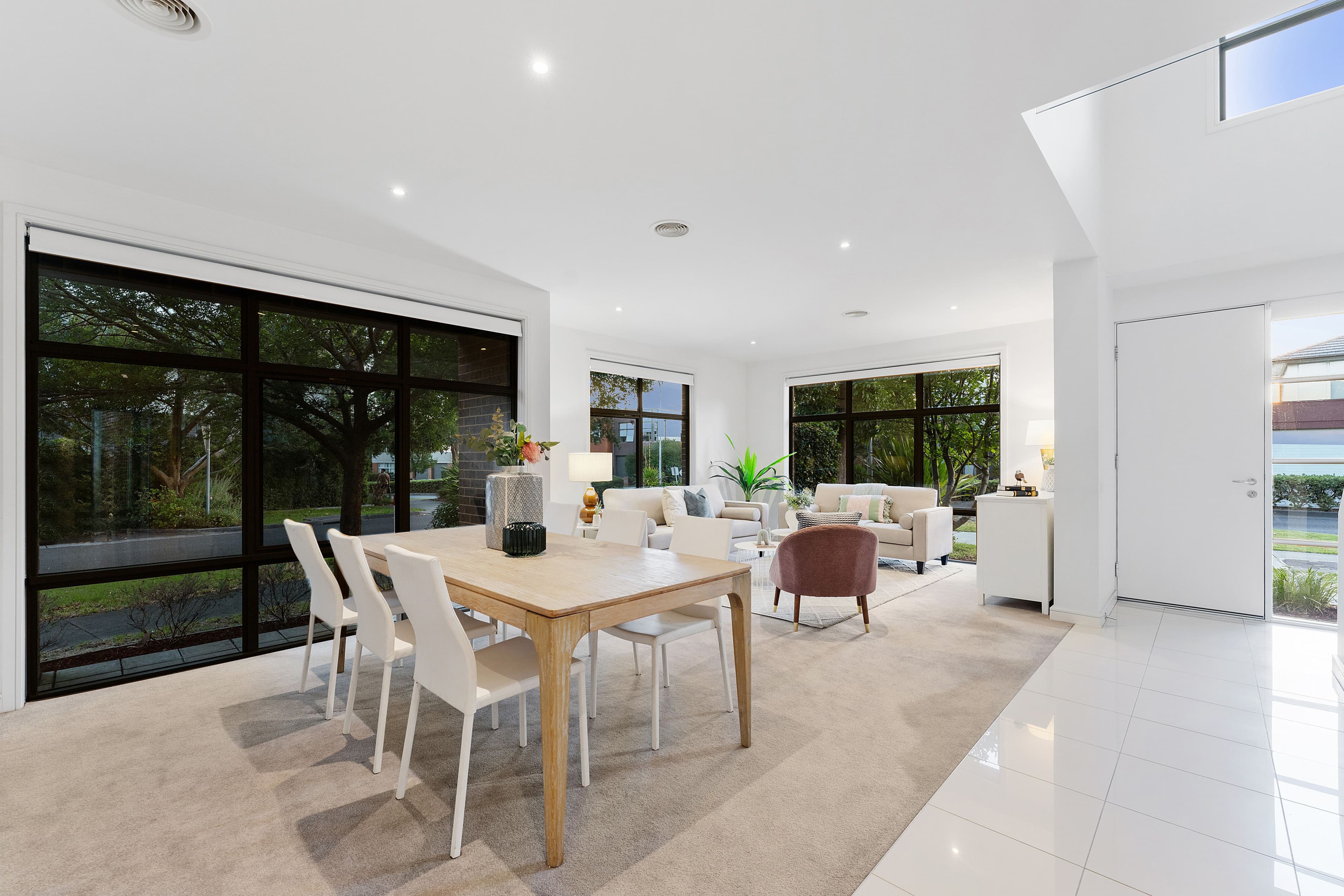 92 Stadium Circuit, Mulgrave VIC 3170, Mulgrave - Thumbnail 2