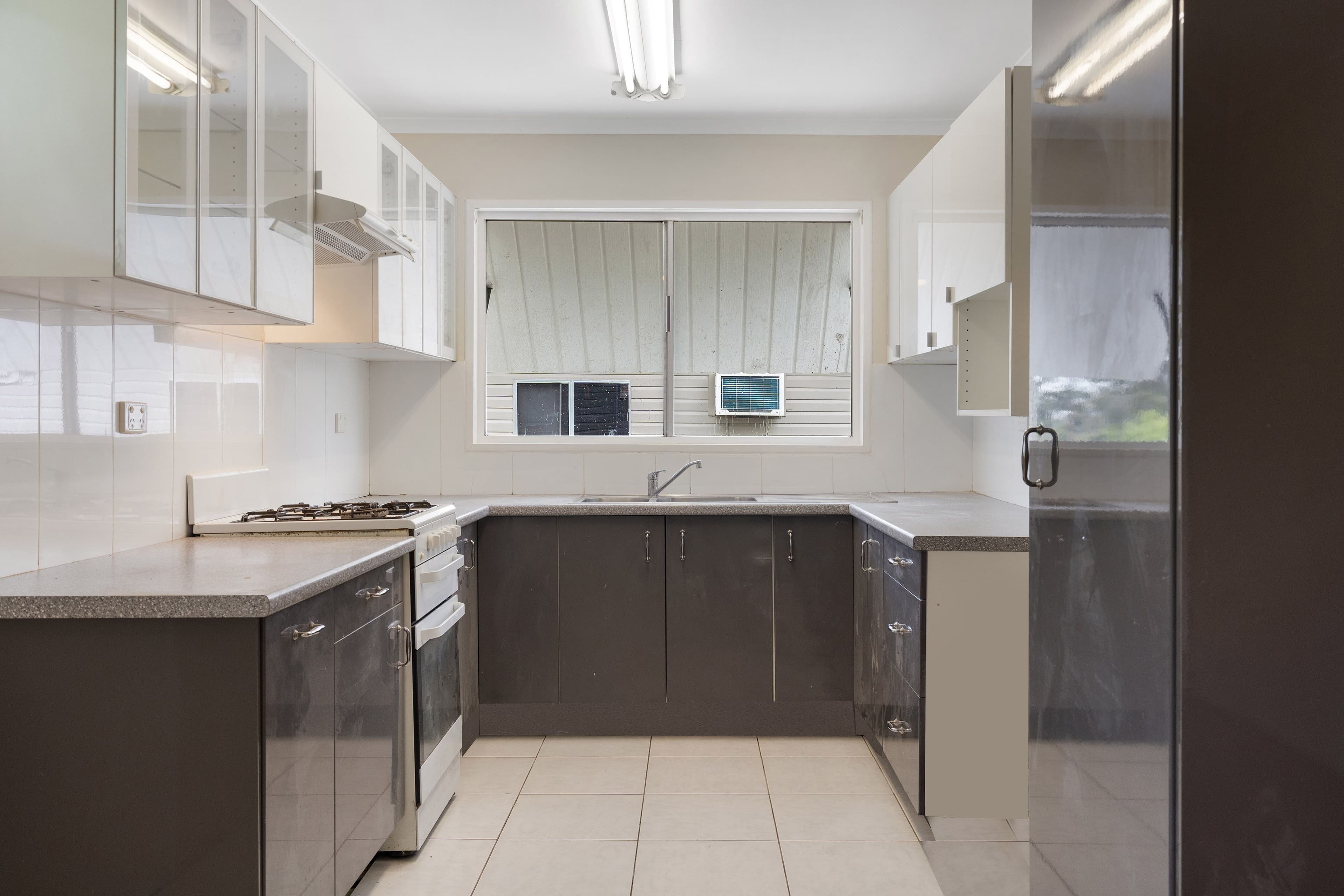 10 Mawson Street, Woodridge QLD 4114, Woodridge - Thumbnail 3