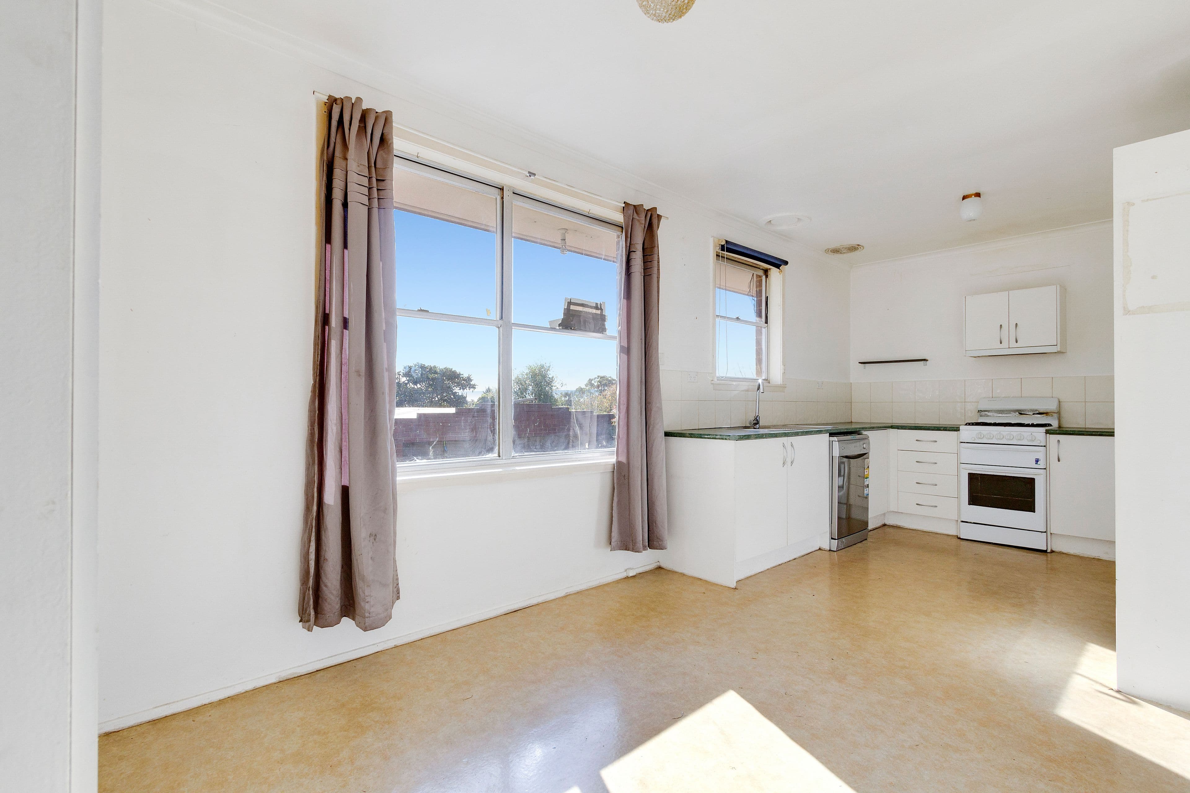 11 Whitewood Street, Frankston North VIC 3200, Frankston North - Thumbnail 2
