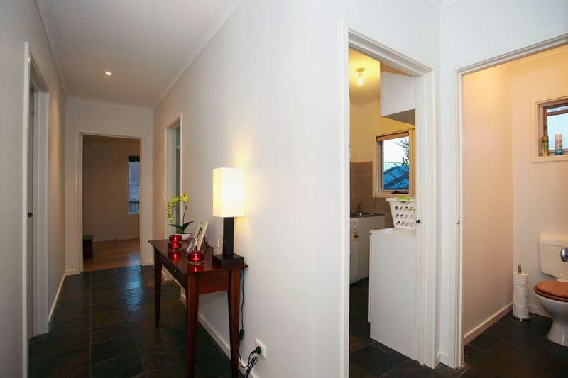 8 Garfield Court, DANDENONG NORTH VIC 3175, Dandenong North - Thumbnail 4