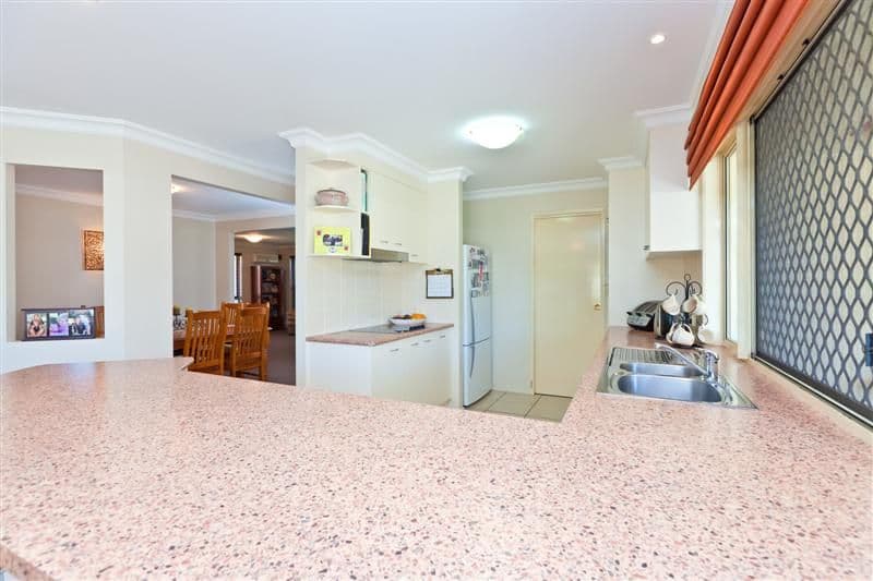 35 Trafalgar Vale Avenue, WELLINGTON POINT QLD 4160, Wellington Point - Thumbnail 6