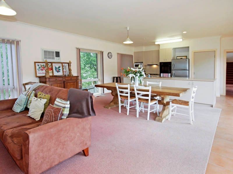21 James Cook Drive, WANDANA HEIGHTS VIC 3216, Wandana Heights - Thumbnail 2