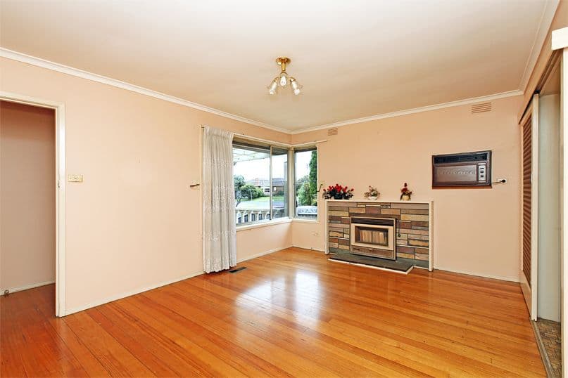 30 Churchill Avenue, RESERVOIR VIC 3073, Reservoir - Thumbnail 2