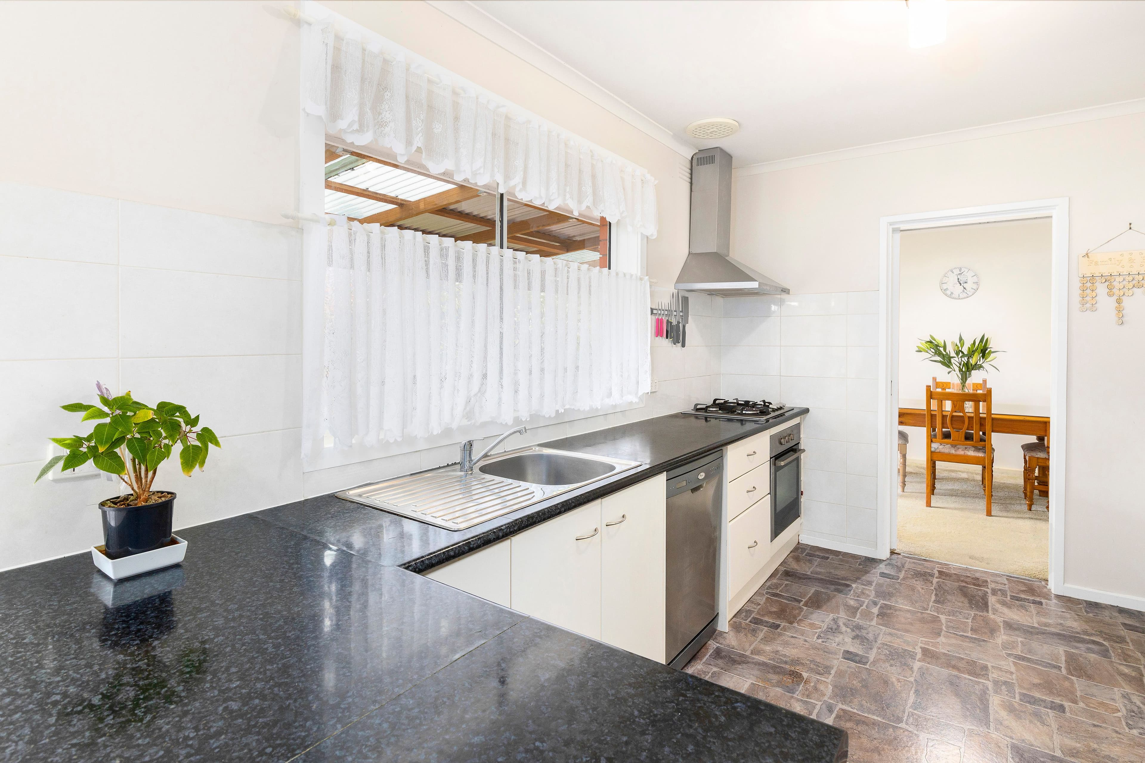 10 Koorong Avenue, Rosebud VIC 3939, Rosebud - Thumbnail 2